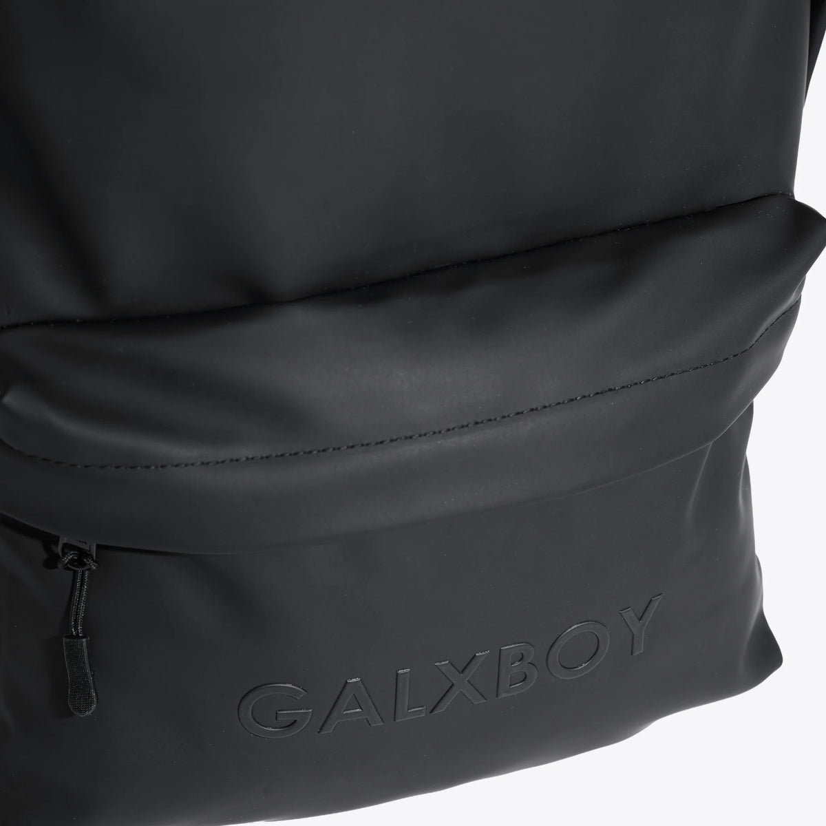 ESSENTIAL BACKPACK